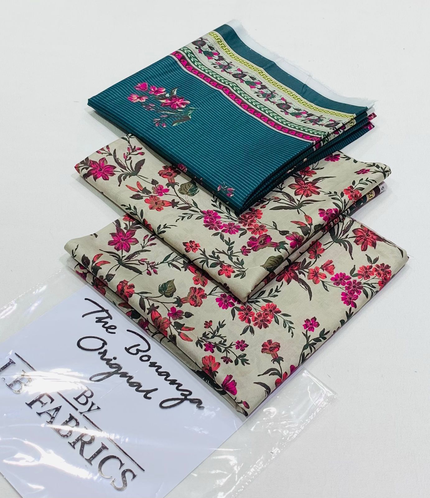 ✨printed lawn 3 piece unstitch suit ✨