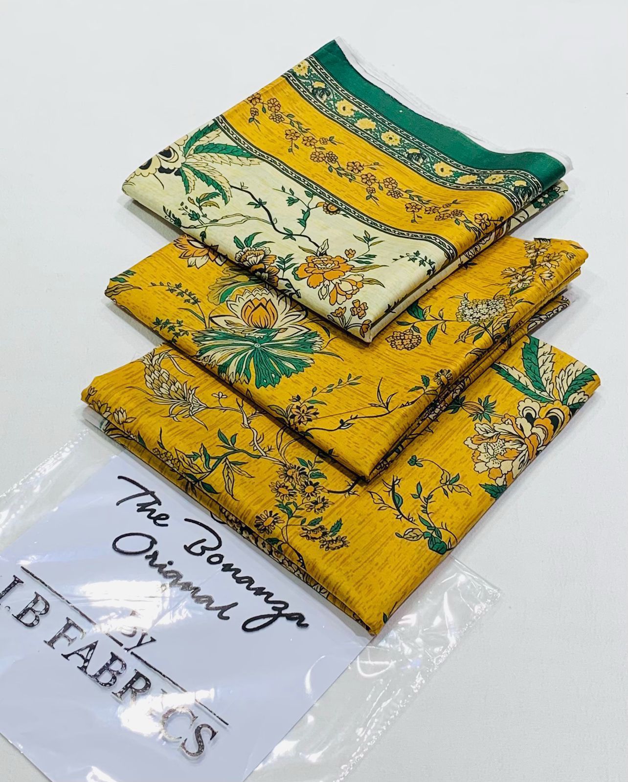 ✨printed lawn 3 piece unstitch suit ✨