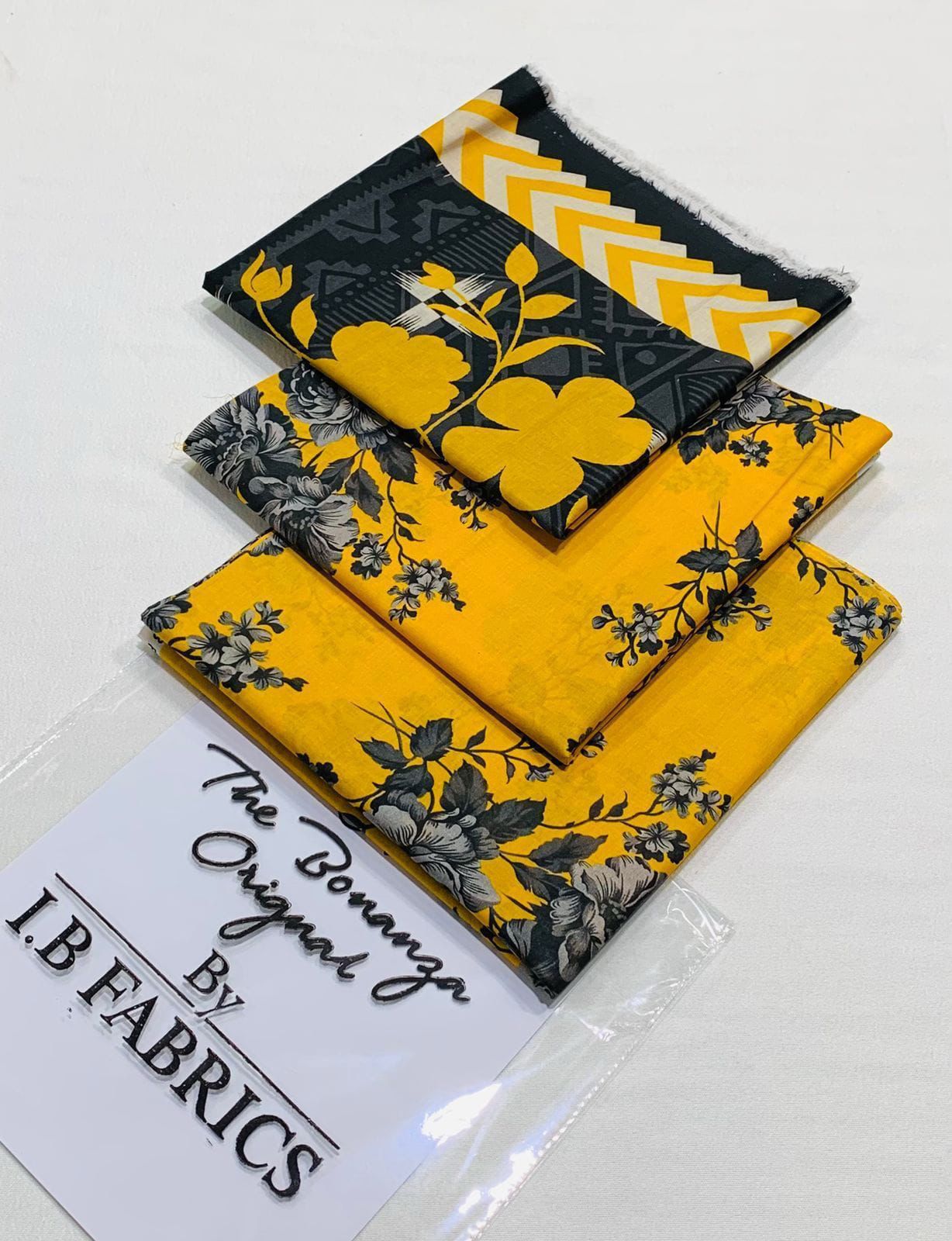 ✨printed lawn 3 piece unstitch suit ✨